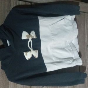 Youth large under armor hoodie Black and cream